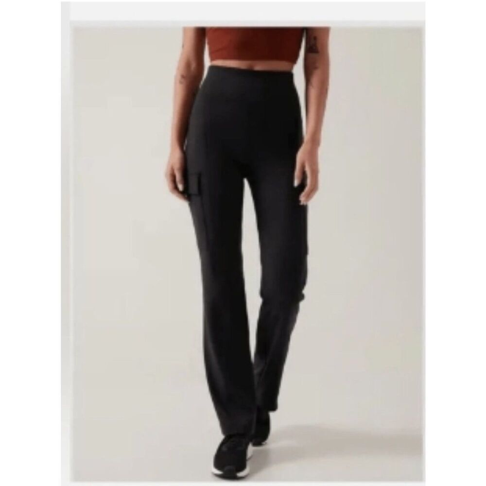 EUC ATHLETA Delancey Straight Cargo Pant Black in Size S